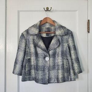 Cartise Cropped Blazer – Size 8 Canada / Size 6 US – Silver/Cream